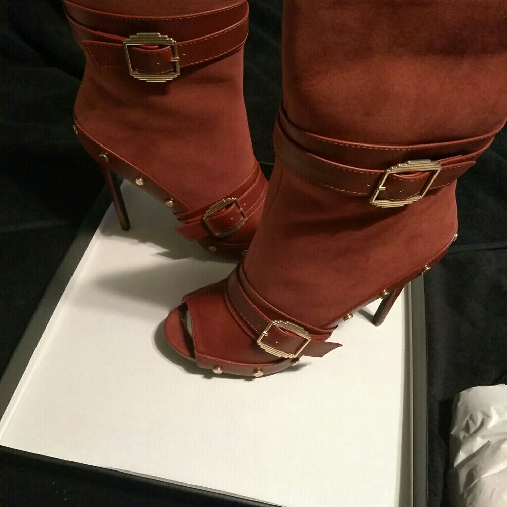 Open Toe Shoes - Picture 3 of 4